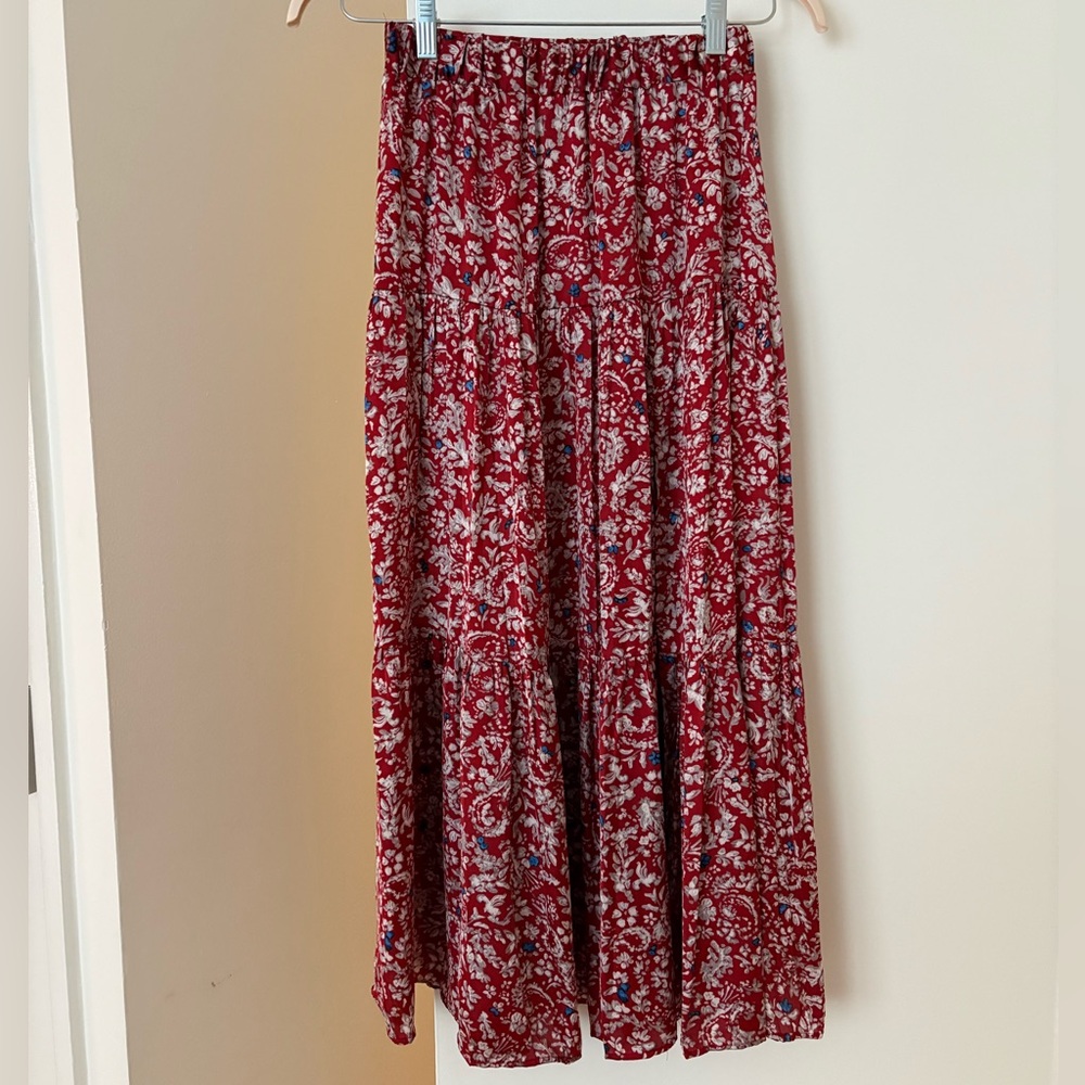 Maxi skirt with slit